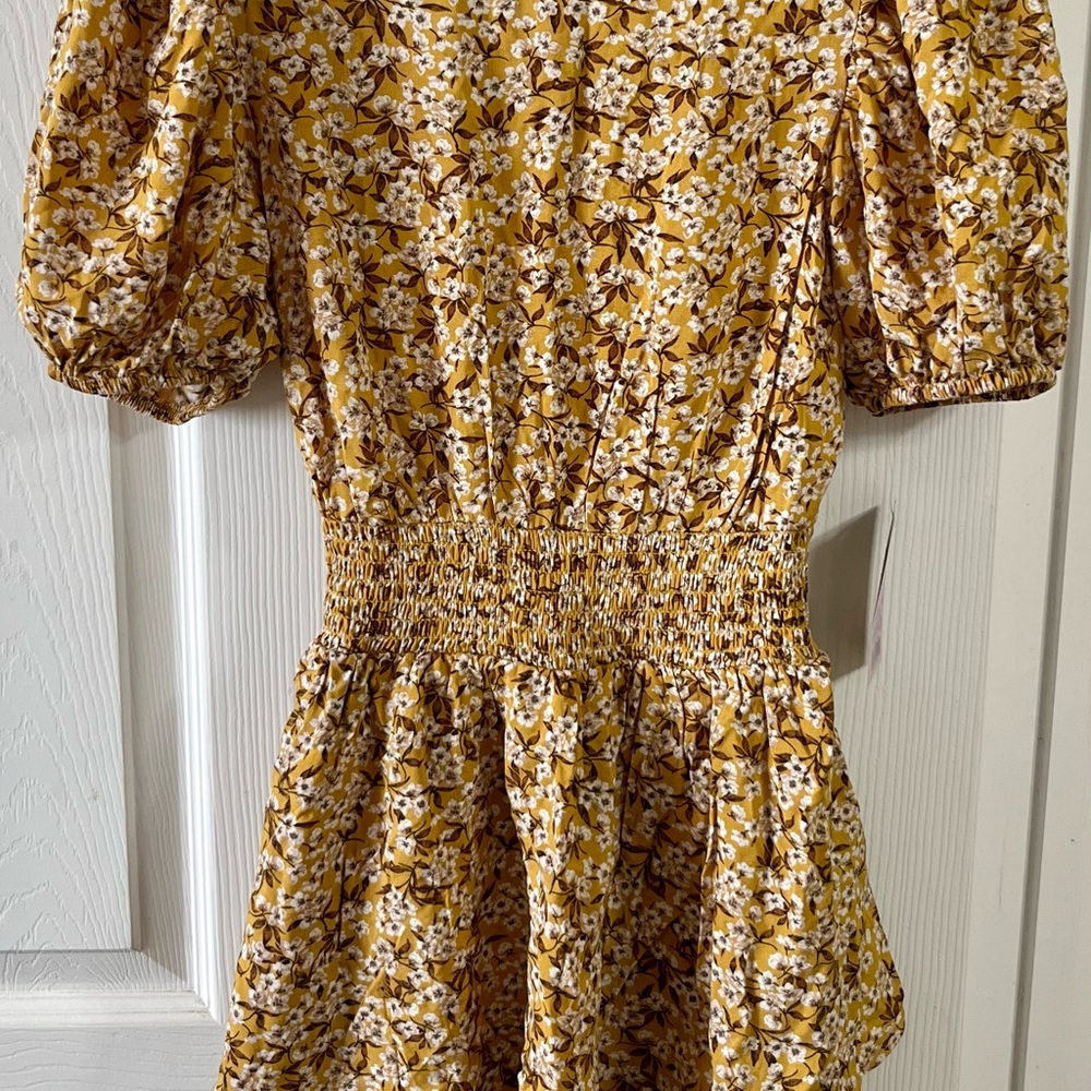 New Wild Fable XS Floral Yellow Dress w/Peekaboo Lace Up Back
